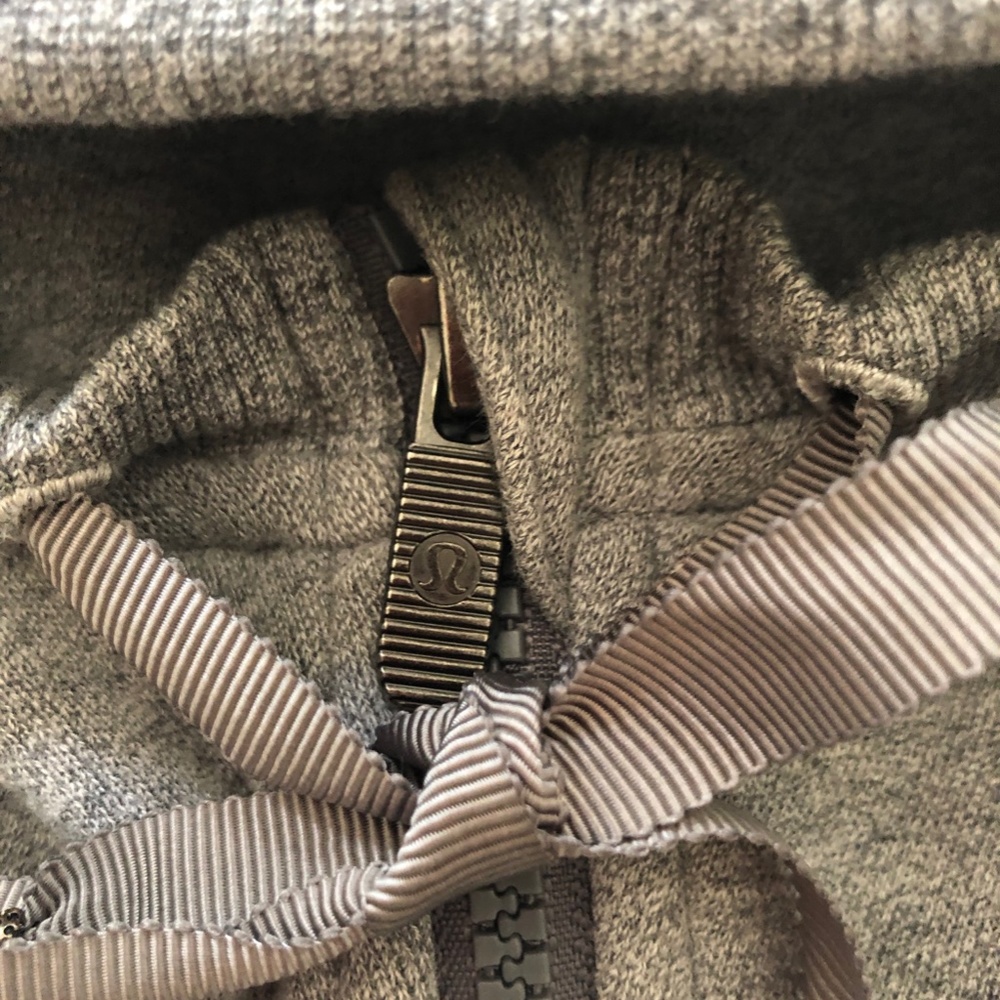 Lululemon Jacket - Picture 4 of 6